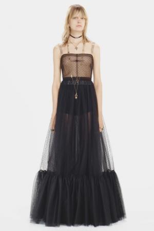 ディオールがネオ・ボヘミアンたちにインスピレーションを受けた2017年フォールコレクションを発表