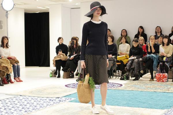 ユニクロ×イネス・ド・ラ・フレサンジュ2017春夏コレクションショー開催、テーマは南仏の港町“マルセイユ”