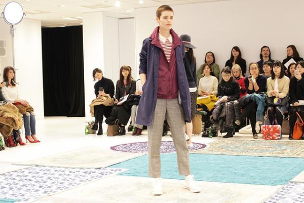 ユニクロ×イネス・ド・ラ・フレサンジュ2017春夏コレクションショー開催、テーマは南仏の港町“マルセイユ”