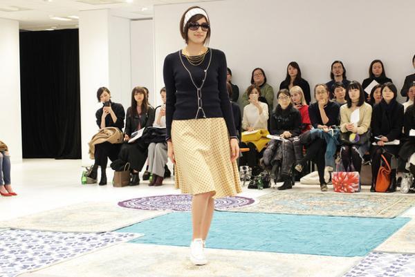 ユニクロ×イネス・ド・ラ・フレサンジュ2017春夏コレクションショー開催、テーマは南仏の港町“マルセイユ”