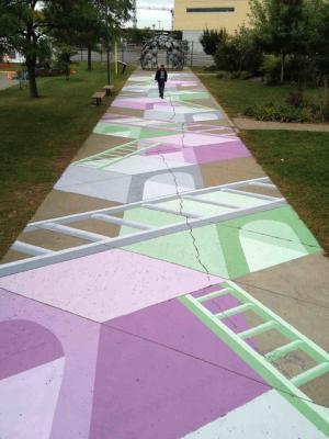 路面がキャンバス！ローズワースの手にかかれば横断歩道も車道も白線もマンホールもポップアートに