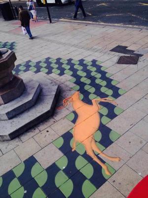 路面がキャンバス！ローズワースの手にかかれば横断歩道も車道も白線もマンホールもポップアートに