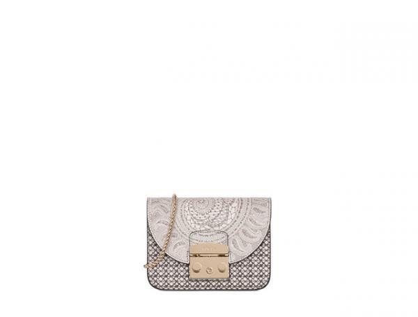 フルラが“旅”の要素を表現した、2017春夏ウィメンズコレクションを発売