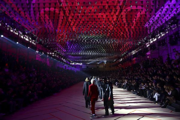 ディオール オム、蘇るティーンエイジのアティチュード【2017-18秋冬メンズ】