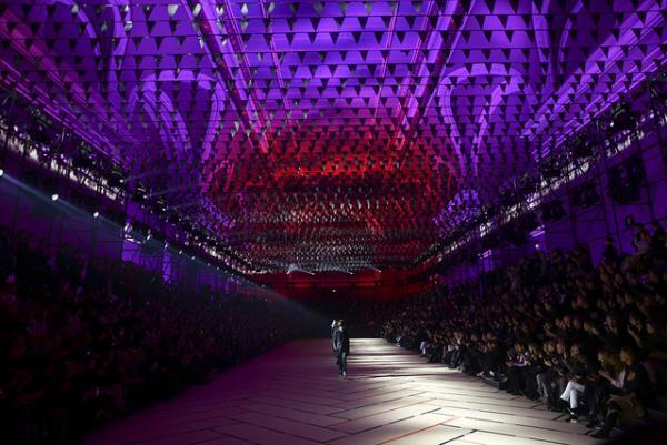 ディオール オム、蘇るティーンエイジのアティチュード【2017-18秋冬メンズ】