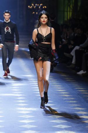 ディランの孫も登場、ミレニアルズ集め、圧巻のドルチェ＆ガッバーナワールド【2017-18秋冬メンズ】