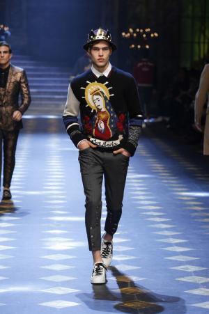 ディランの孫も登場、ミレニアルズ集め、圧巻のドルチェ＆ガッバーナワールド【2017-18秋冬メンズ】