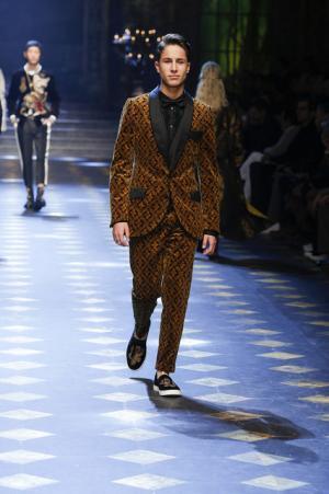 ディランの孫も登場、ミレニアルズ集め、圧巻のドルチェ＆ガッバーナワールド【2017-18秋冬メンズ】