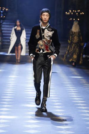 ディランの孫も登場、ミレニアルズ集め、圧巻のドルチェ＆ガッバーナワールド【2017-18秋冬メンズ】