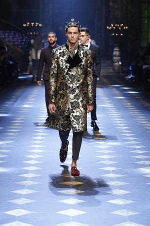 ディランの孫も登場、ミレニアルズ集め、圧巻のドルチェ＆ガッバーナワールド【2017-18秋冬メンズ】