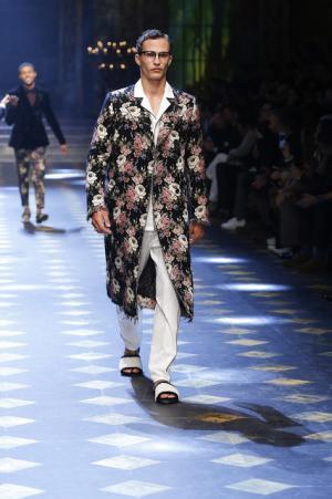 ディランの孫も登場、ミレニアルズ集め、圧巻のドルチェ＆ガッバーナワールド【2017-18秋冬メンズ】