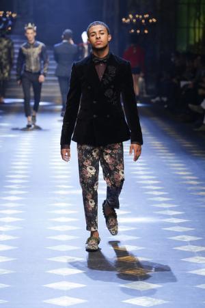 ディランの孫も登場、ミレニアルズ集め、圧巻のドルチェ＆ガッバーナワールド【2017-18秋冬メンズ】