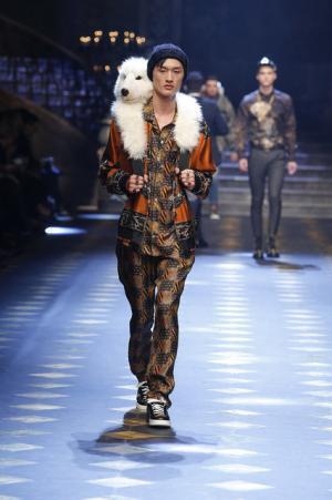 ディランの孫も登場、ミレニアルズ集め、圧巻のドルチェ＆ガッバーナワールド【2017-18秋冬メンズ】