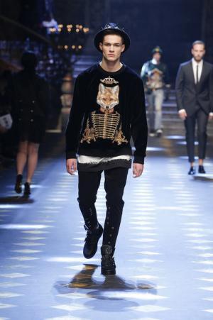 ディランの孫も登場、ミレニアルズ集め、圧巻のドルチェ＆ガッバーナワールド【2017-18秋冬メンズ】