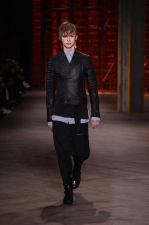 武道へのオマージュをハードテックに斬ったディーゼル ブラック ゴールド【2017-18秋冬コレクション】