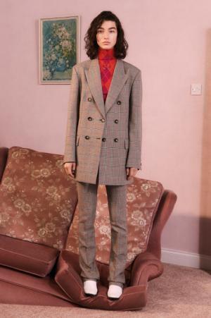 ステラ マッカートニーが2017オータムコレクションを発表。アリシア・キーズによるサプライズパフォーマンス