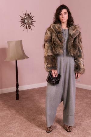 ステラ マッカートニーが2017オータムコレクションを発表。アリシア・キーズによるサプライズパフォーマンス