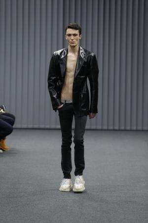 ワークウエアをオマージュしたバレンシアガのビッグ＆ナロー【2017-18秋冬メンズ】