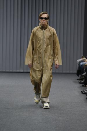 ワークウエアをオマージュしたバレンシアガのビッグ＆ナロー【2017-18秋冬メンズ】