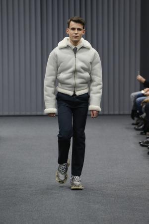 ワークウエアをオマージュしたバレンシアガのビッグ＆ナロー【2017-18秋冬メンズ】