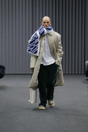 ワークウエアをオマージュしたバレンシアガのビッグ＆ナロー【2017-18秋冬メンズ】