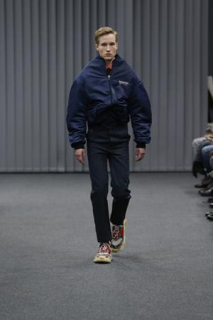 ワークウエアをオマージュしたバレンシアガのビッグ＆ナロー【2017-18秋冬メンズ】