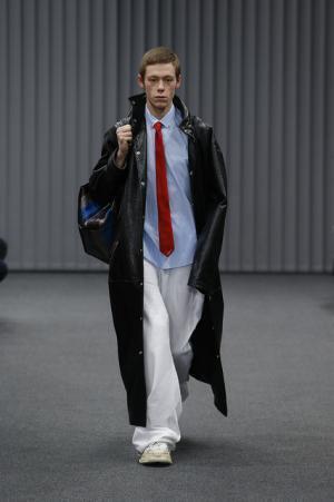 ワークウエアをオマージュしたバレンシアガのビッグ＆ナロー【2017-18秋冬メンズ】