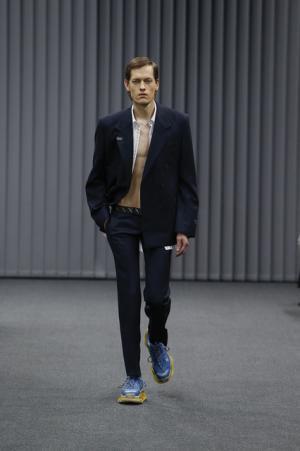 ワークウエアをオマージュしたバレンシアガのビッグ＆ナロー【2017-18秋冬メンズ】