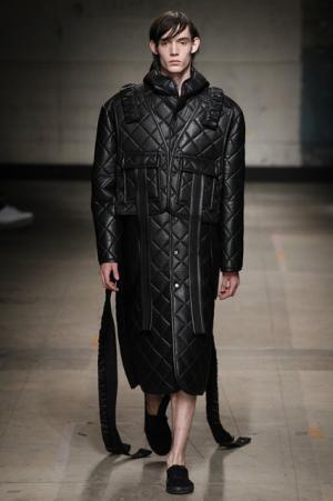 “恐怖”に立ち向かうロンドン注目株の若手デザイナークレイグ・グリーン【2017-18秋冬メンズ】