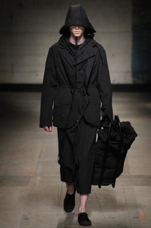 “恐怖”に立ち向かうロンドン注目株の若手デザイナークレイグ・グリーン【2017-18秋冬メンズ】