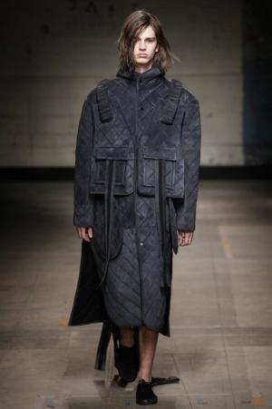 “恐怖”に立ち向かうロンドン注目株の若手デザイナークレイグ・グリーン【2017-18秋冬メンズ】