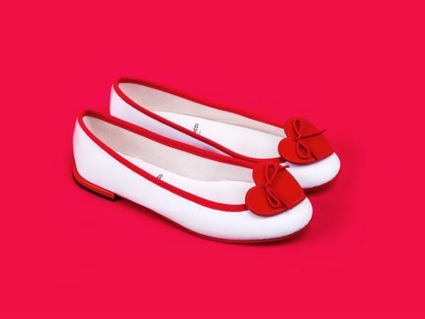 レペット銀座にて、“バレンタイン”にちなんだバレリーナシューズを10足限定発売