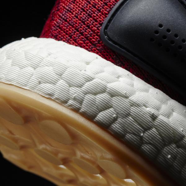 アディダスからハイテク新モデルのスニーカー「ピュアブースト」登場、全7色展開