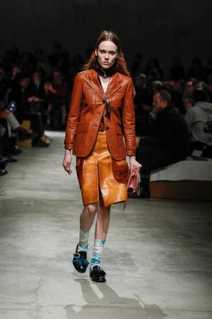 70年代カルチャーへのオマージュを共有したプラダ【2017-18秋冬コレクション】