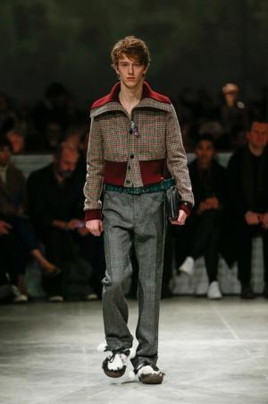 70年代カルチャーへのオマージュを共有したプラダ【2017-18秋冬コレクション】