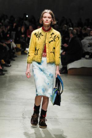 70年代カルチャーへのオマージュを共有したプラダ【2017-18秋冬コレクション】