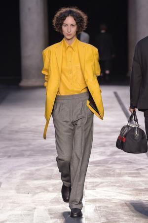 自身のヘリテージを再構築、ロンドン80sをシンプルに総括したニール バレット【2017-18秋冬コレクション】