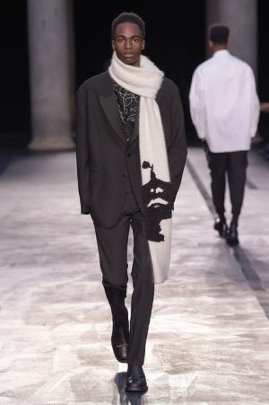 自身のヘリテージを再構築、ロンドン80sをシンプルに総括したニール バレット【2017-18秋冬コレクション】