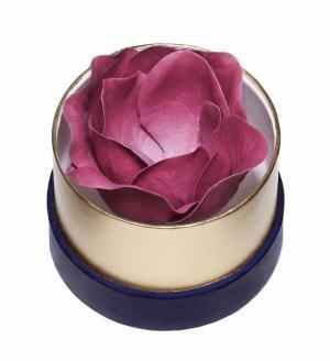 レ・メルヴェイユーズ ラデュレからバラのつぼみの限定チークカラー登場