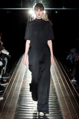 ラマルク、夜のメトロポリスに一筋のプリズム【2017-18秋冬ウィメンズ】