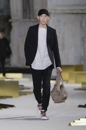 ディレクターにサルトリが復帰。軽やかなエルメネジルド ゼニアに喝采【2017-18秋冬メンズ】