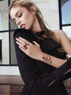 フェンディにレインボーのスタッズを散りばめたスモールレザーグッズ＆ジュエリーが仲間入り