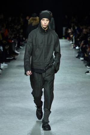 Y-3、テーマは対極的な“デジタル”と“自然”【2017-18秋冬コレクション】