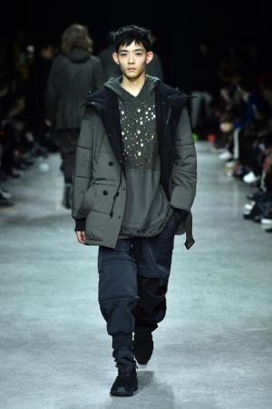 Y-3、テーマは対極的な“デジタル”と“自然”【2017-18秋冬コレクション】