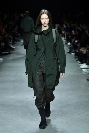 Y-3、テーマは対極的な“デジタル”と“自然”【2017-18秋冬コレクション】