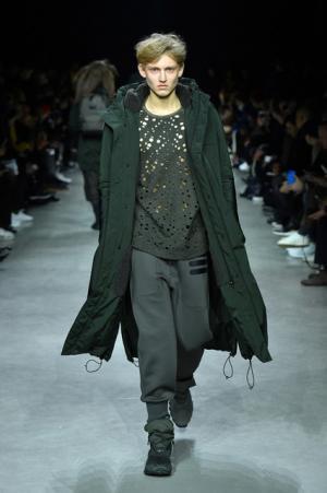 Y-3、テーマは対極的な“デジタル”と“自然”【2017-18秋冬コレクション】