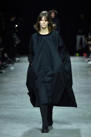 Y-3、テーマは対極的な“デジタル”と“自然”【2017-18秋冬コレクション】