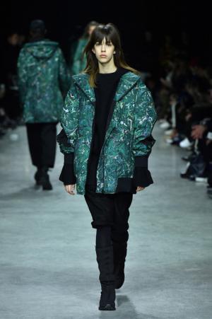 Y-3、テーマは対極的な“デジタル”と“自然”【2017-18秋冬コレクション】