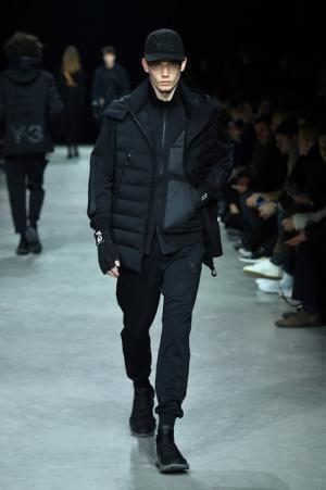 Y-3、テーマは対極的な“デジタル”と“自然”【2017-18秋冬コレクション】