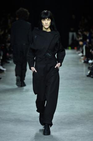 Y-3、テーマは対極的な“デジタル”と“自然”【2017-18秋冬コレクション】